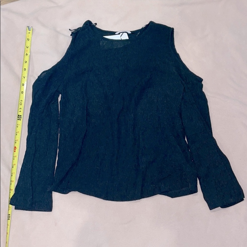 New H&M black cold shoulder long sleeve top